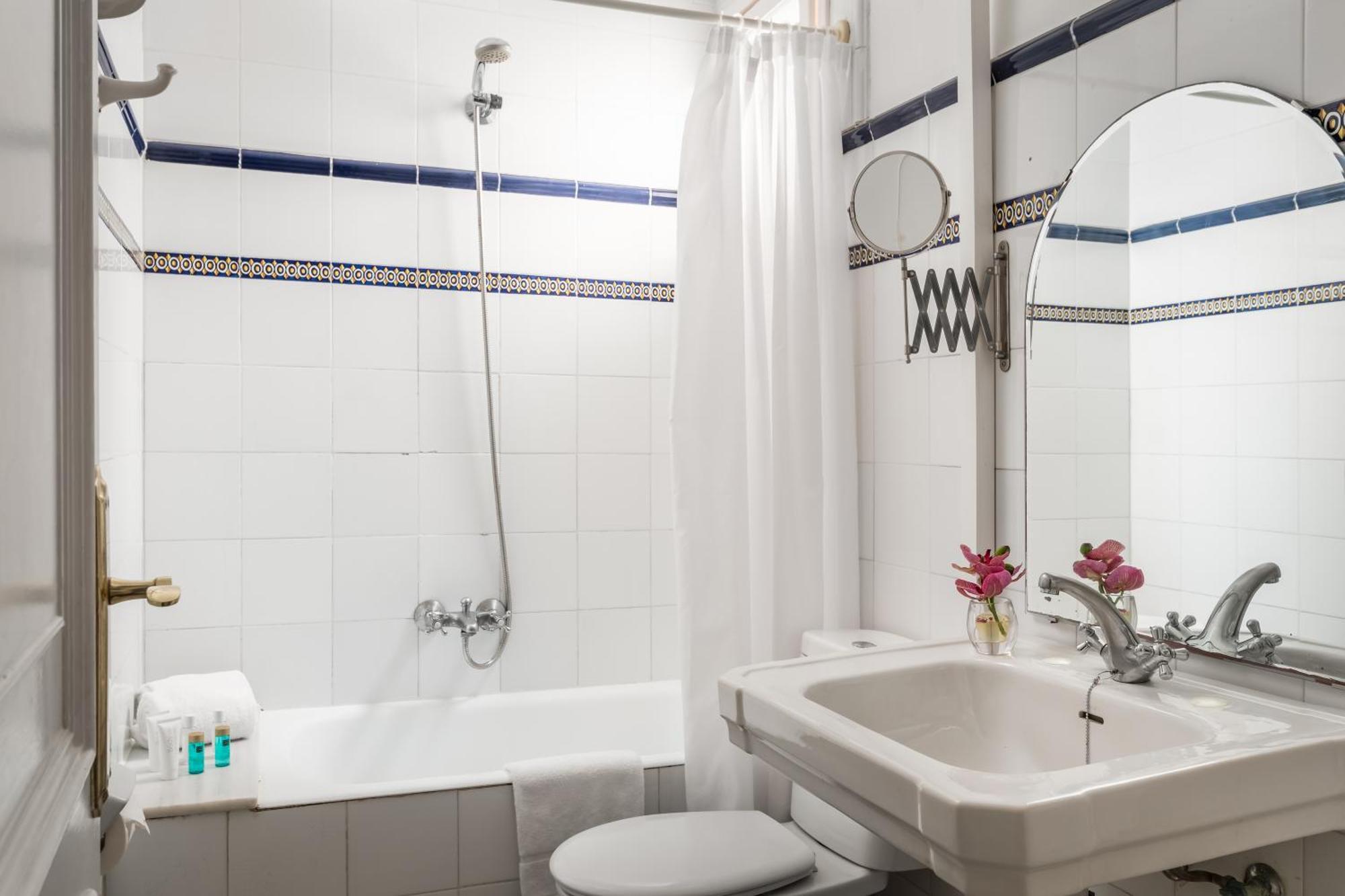Hotel Medium Renaixenca Sitges Luaran gambar