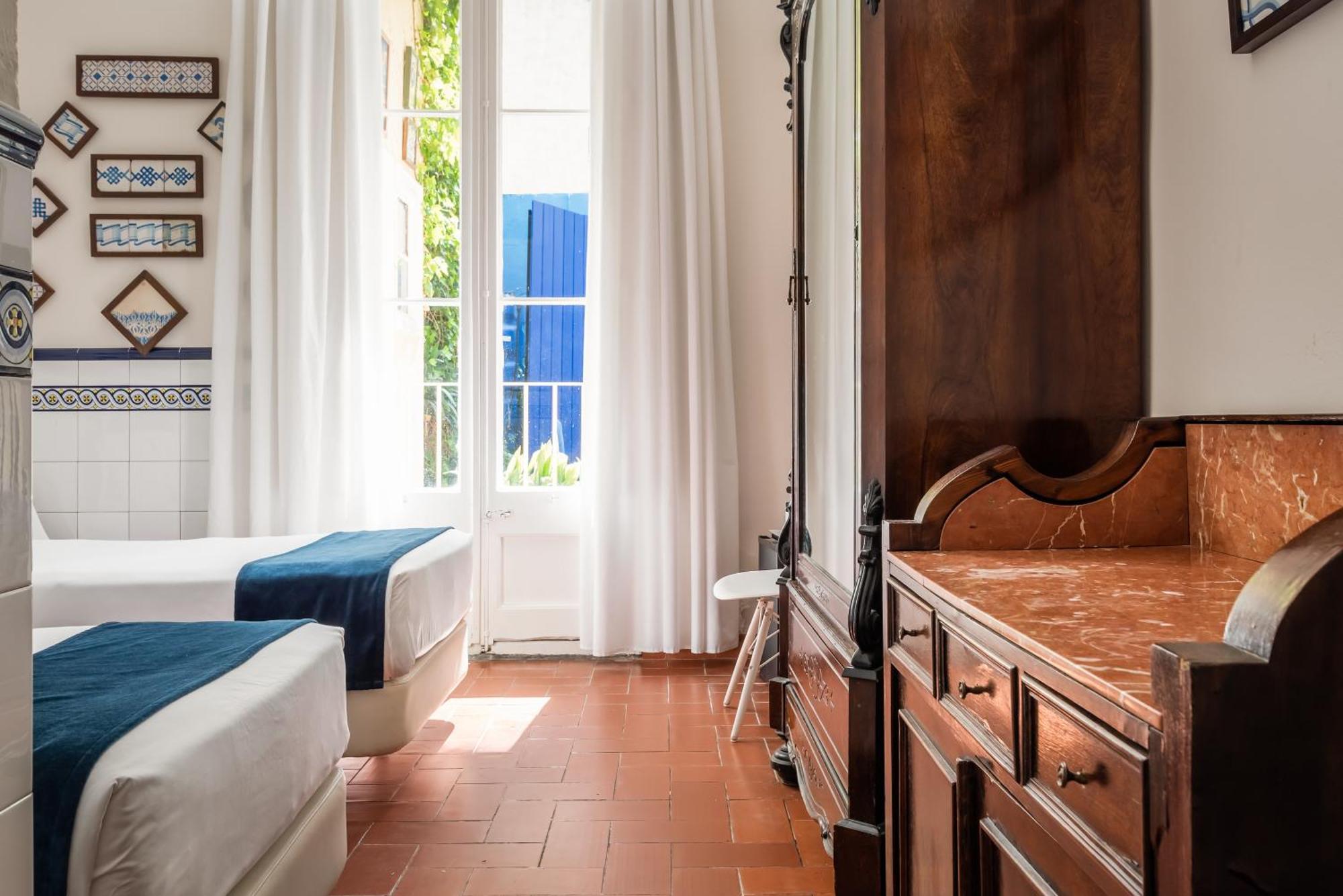 Hotel Medium Renaixenca Sitges Bilik gambar