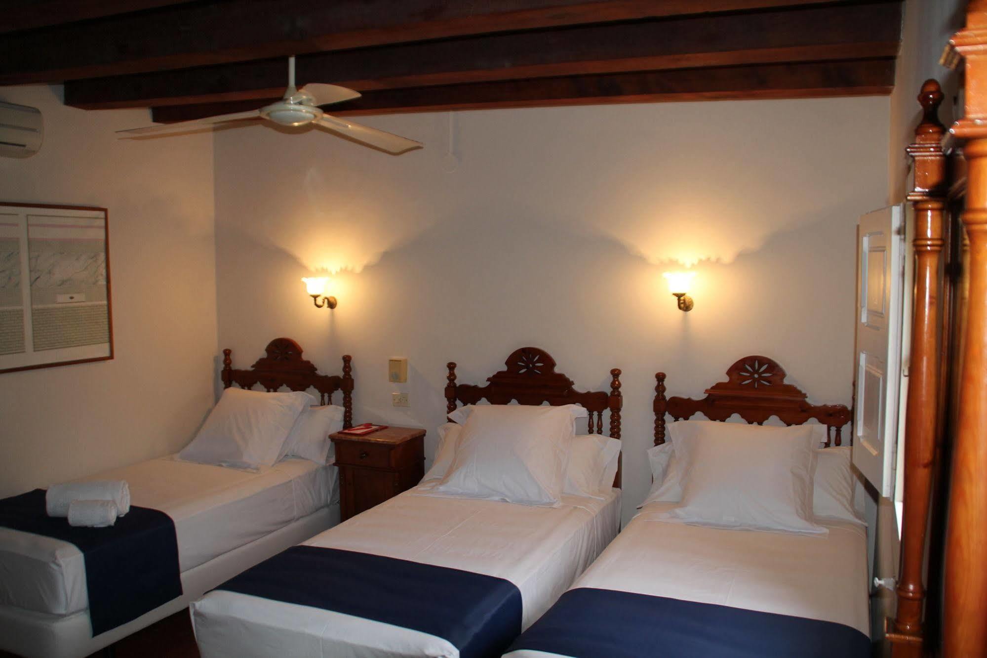 Hotel Medium Renaixenca Sitges Luaran gambar