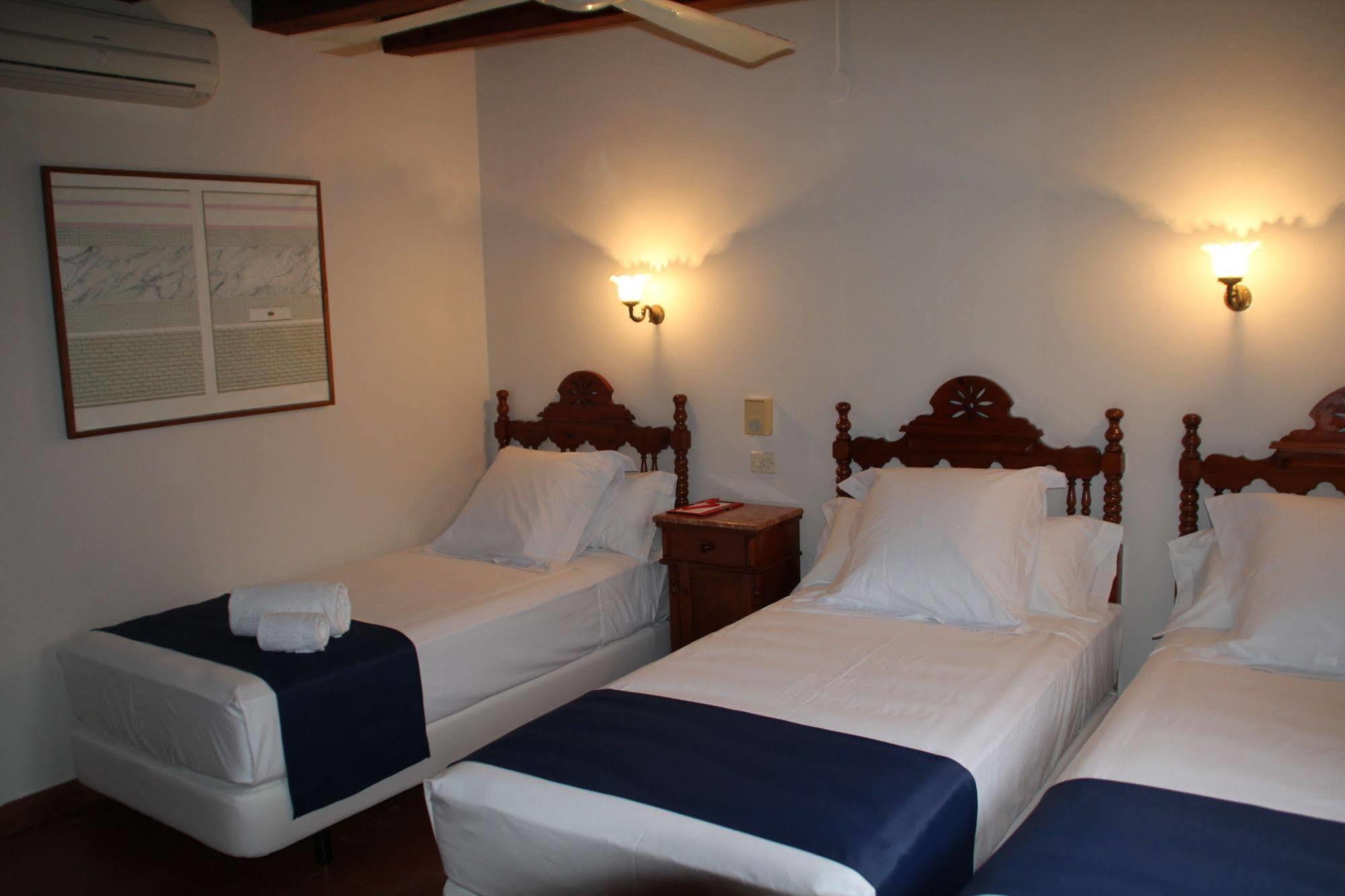 Hotel Medium Renaixenca Sitges Luaran gambar